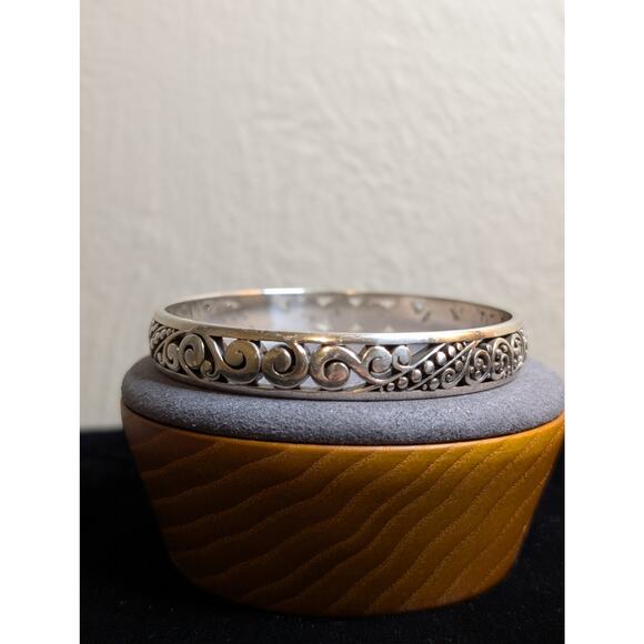 Signed Brighton Silver Tone Scroll Cut Out Bangle Bracelet - Picture 3 of 8